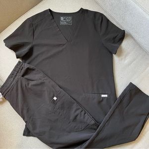 🔐 SOLD 🔐 Figs Black Scrub Set Medical Uniforms